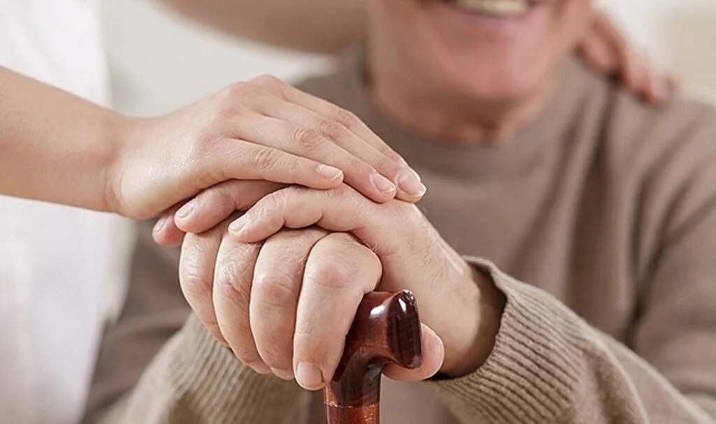 Parkinson hastasına beyin pili takılırsa!