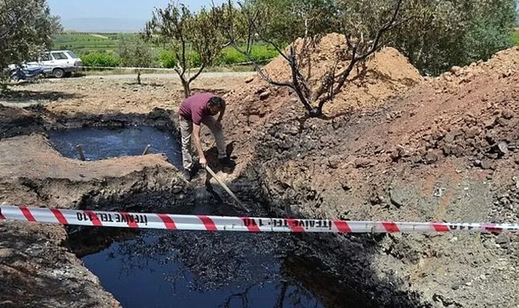 Petrole benzeyen sıvıyla ilgili ilk bilgiler geldi! Tüm ilçeyi heyecanlandıran olayda yeni gelişme... TPAO numune aldı