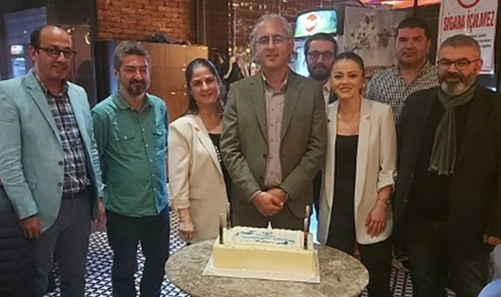 Psikologlardan pastalı kutlama