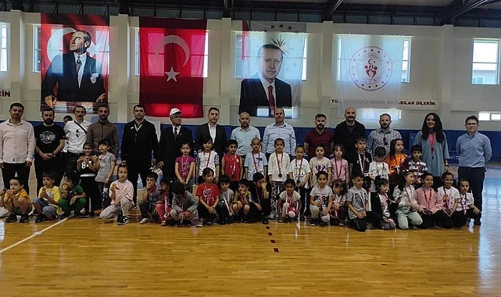 Salıpazarı Gençleri İl Finallerine Gidecekler