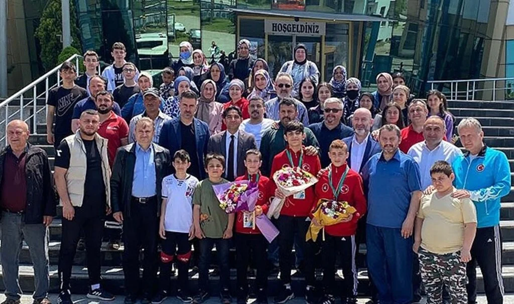 Şampiyon Canik Belediyespor'a Görkemli Karşılama