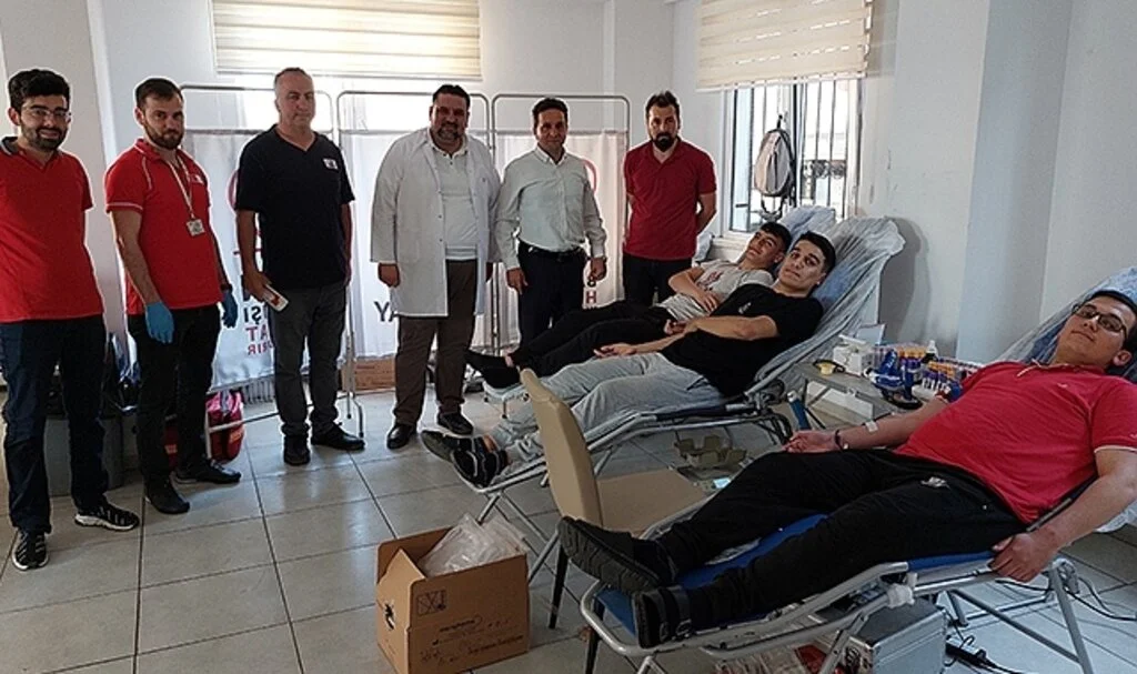 Samsun'da Öğrencilerden Kızılay'a Kan