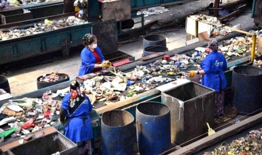 Samsun'da son 3 yılda 31 bin 670 ton ambalaj atığı ekonomiye kazandırıldı