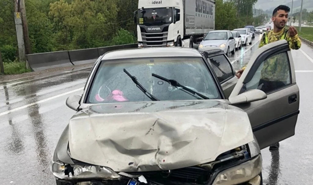 Samsun'da trafik kazası: 3 yaralı