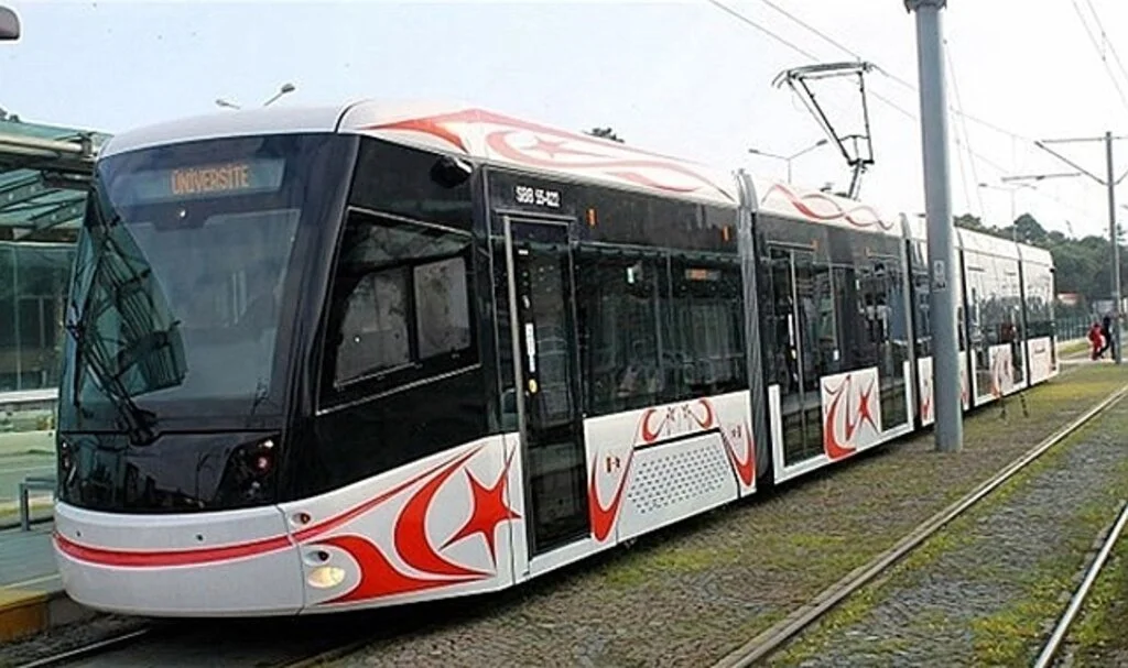 Samsun'da Tramvay Genç Kıza Çarptı