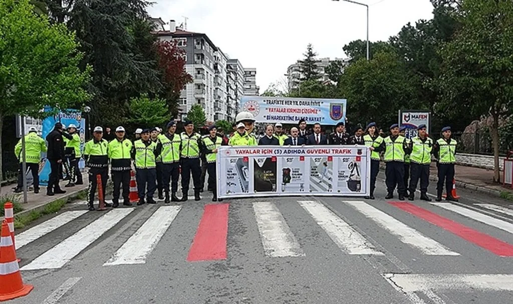 Samsun'da 'Yayalar İçin 5 Adımda Güvenli Trafik' uygulaması