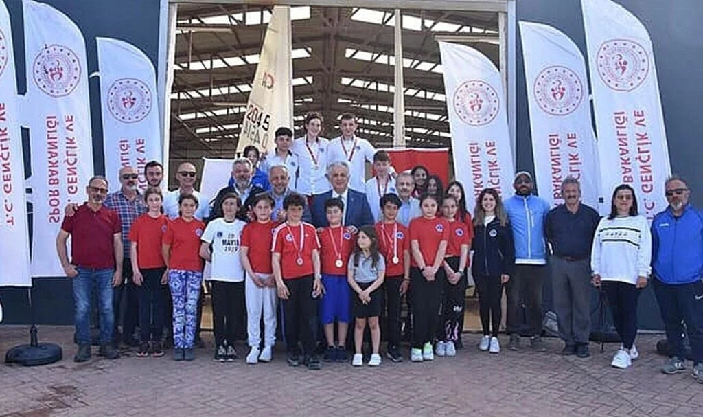 Samsun'da Yelken Yarışları Nefes Kesti