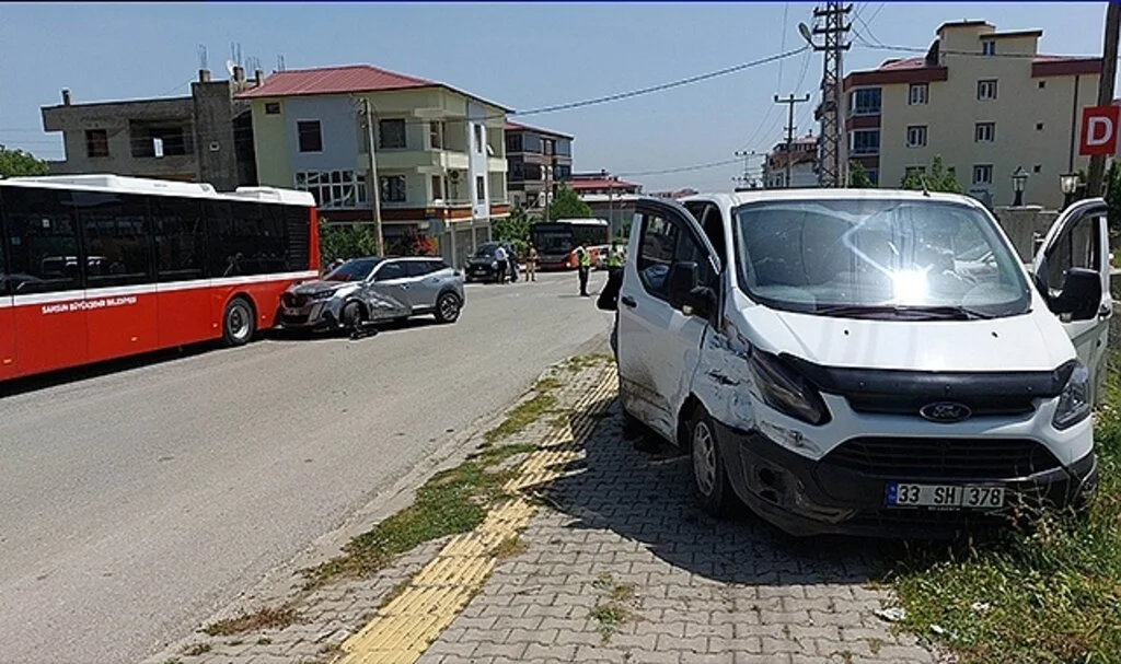 Samsun'da zincirleme trafik kazası: 1 yaralı