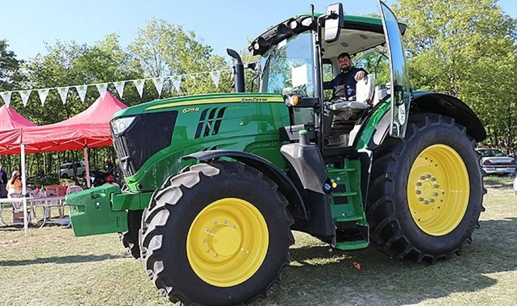 Samsun Havza'da Dev traktöre ilgi 