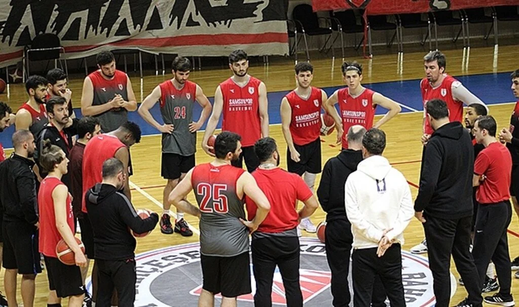 Samsunspor Basketbol'da Önce İdman Sonra Kutlama