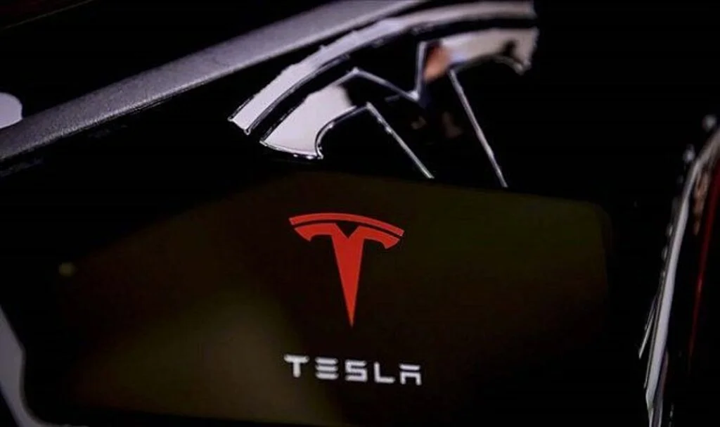 Tesla'da eski çalışan krizi! Gizli bilgileri çalmakla suçladı, söylenenler ise şaşkına çevirdi