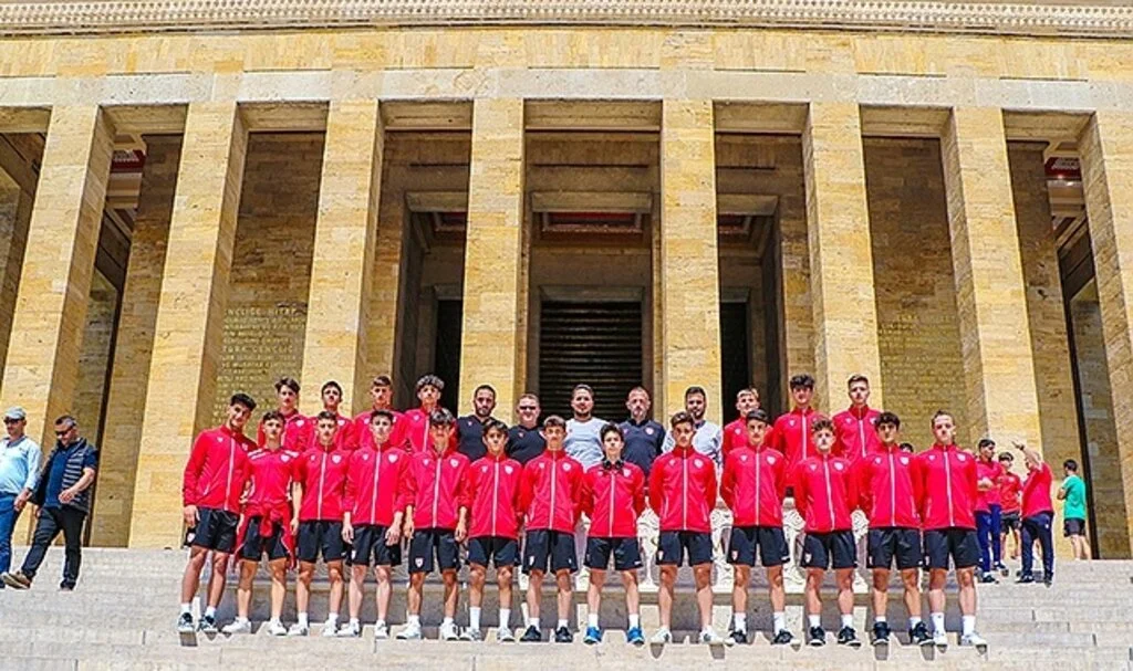 U16'lar Ata'nın Huzurunda