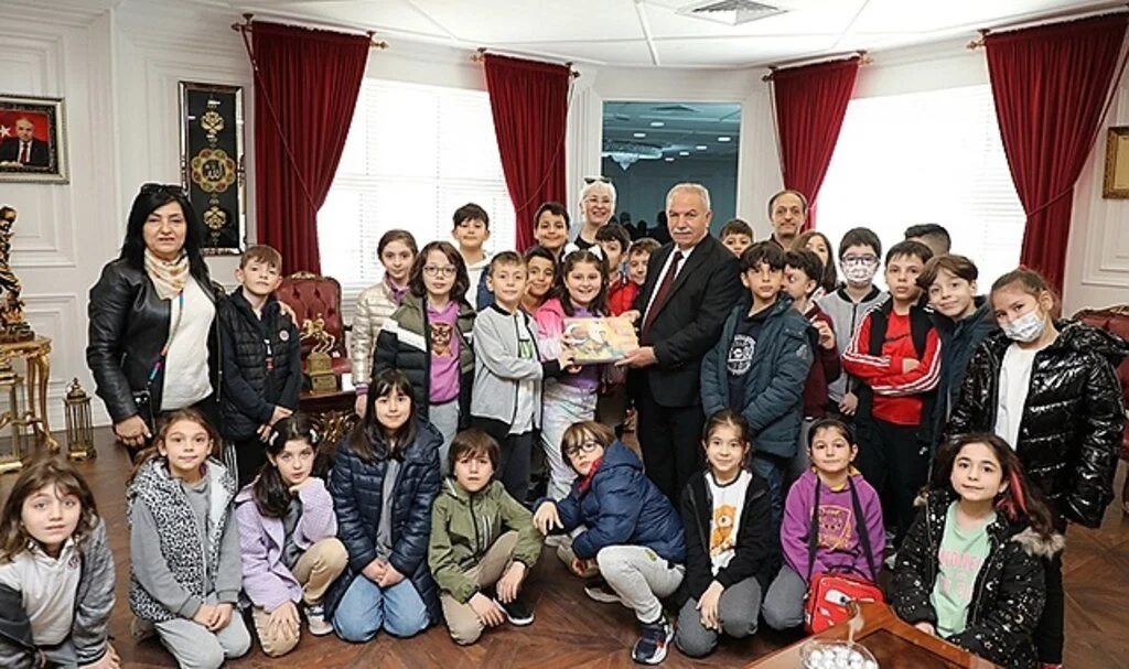 Uğurlu öğrenciler Başkan Necattin Demirtaş'ı terletti