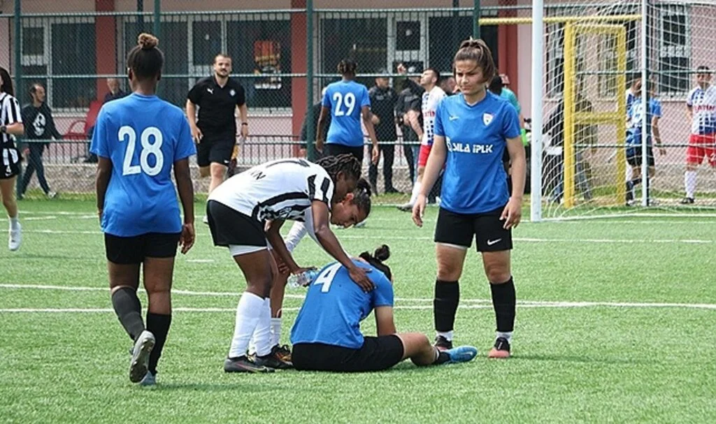 YAB-PA'nın kızları Süper Lig'e veda etti