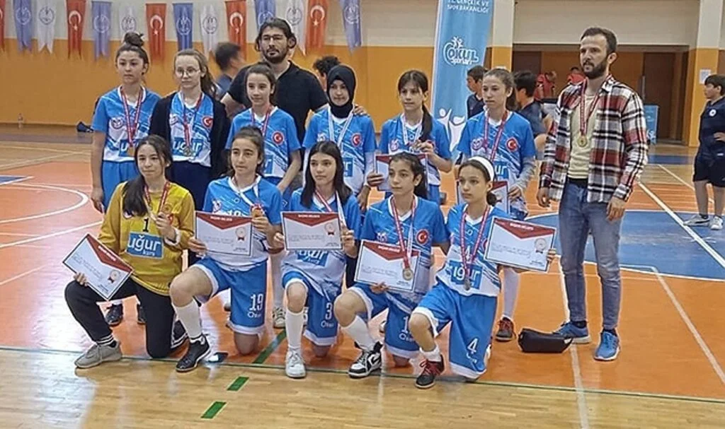 Yıldız Kızlar Harikalar Yarattı!