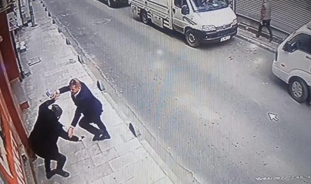 Yolda karşılaştığı kuzenini vurdu! Dehşet anları kamerada