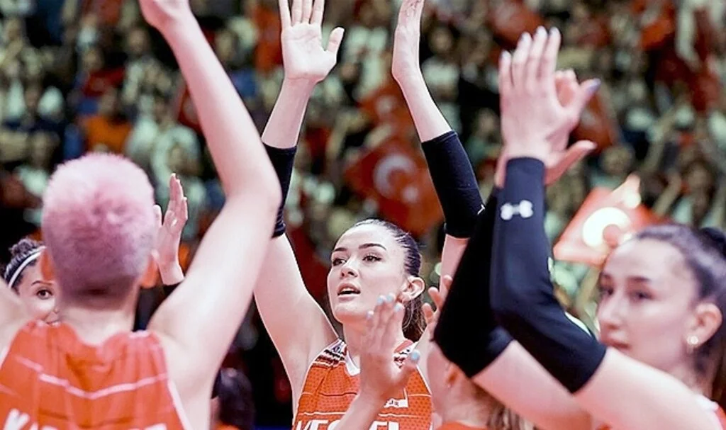 A Milli Kadın Voleybol Takımı, Milletler Ligi'nde yarın Belçika'yla karşılaşacak