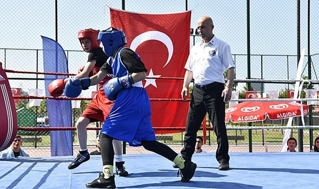 Açık Hava Boksu Nefes Kesti