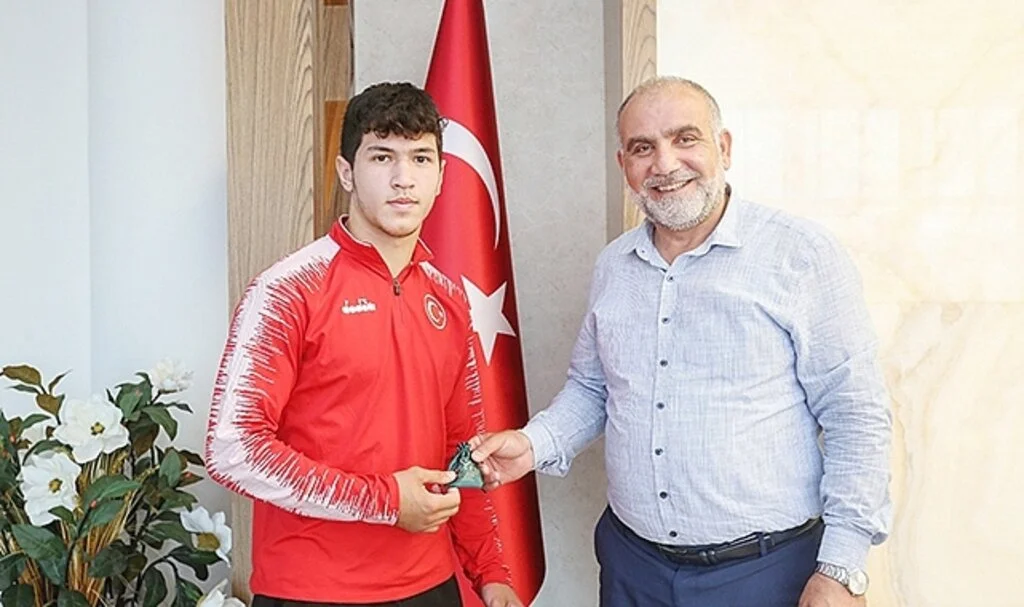 Başkan Sandıkçı: "Ülkemizin gururu oldular"