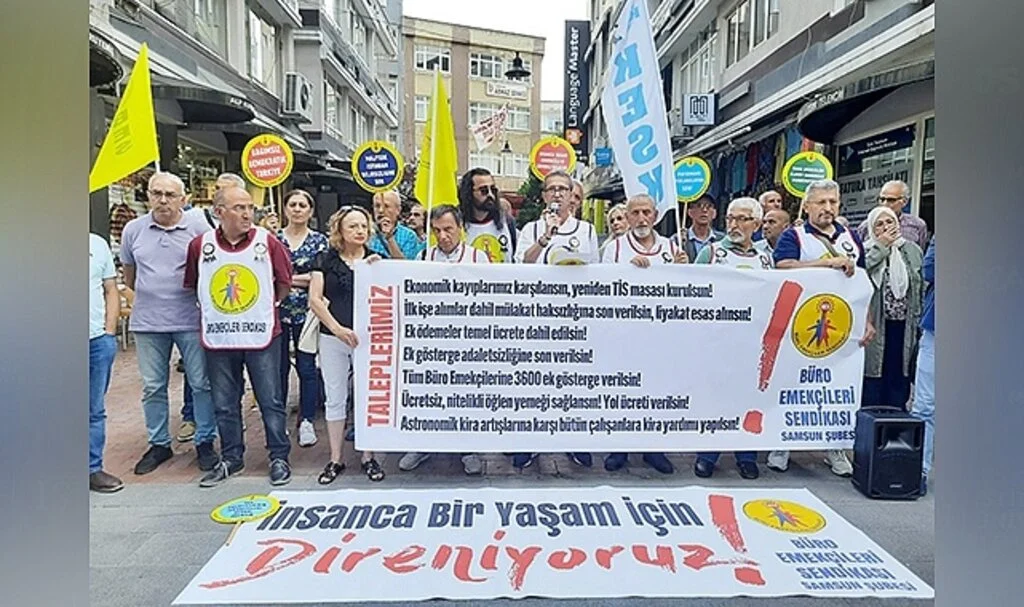 BES: Gemi artık su alıyor 
