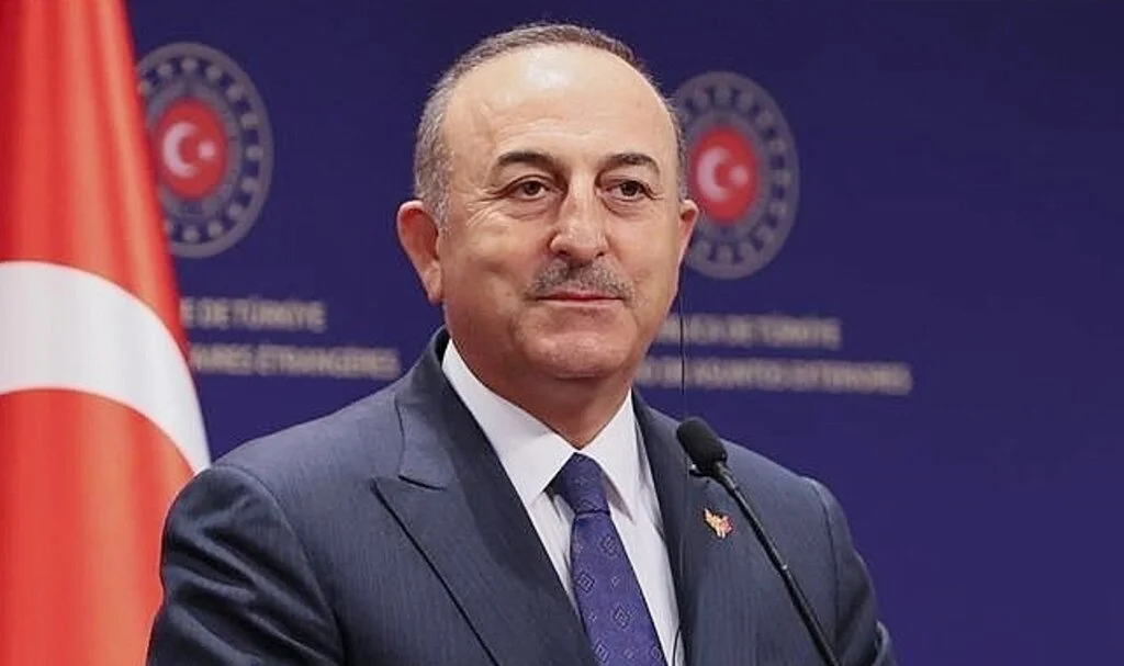 Çavuşoğlu: İtalya'da kaybolan helikopterin düştüğü bölge bulundu