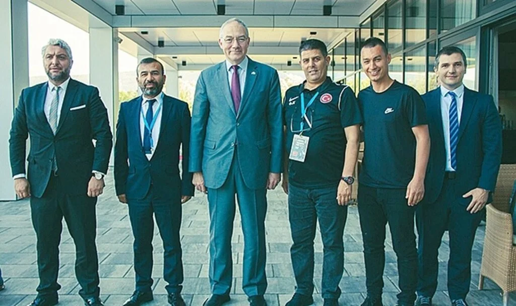 Dışişleri Bakanı Mevlüt Çavuşoğlu: '2024 Paris'te düdük çalmanı istiyorum'