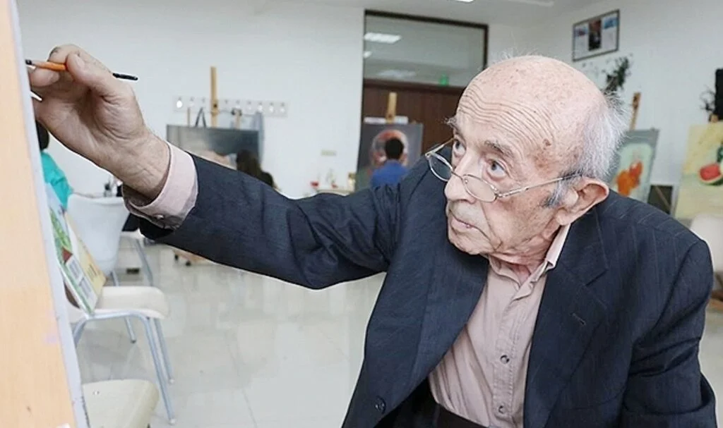 Güzel Sanatlar Fakültesinin 81 yaşındaki öğrencisi Hamdi Balkaş bölüm ikincisi oldu