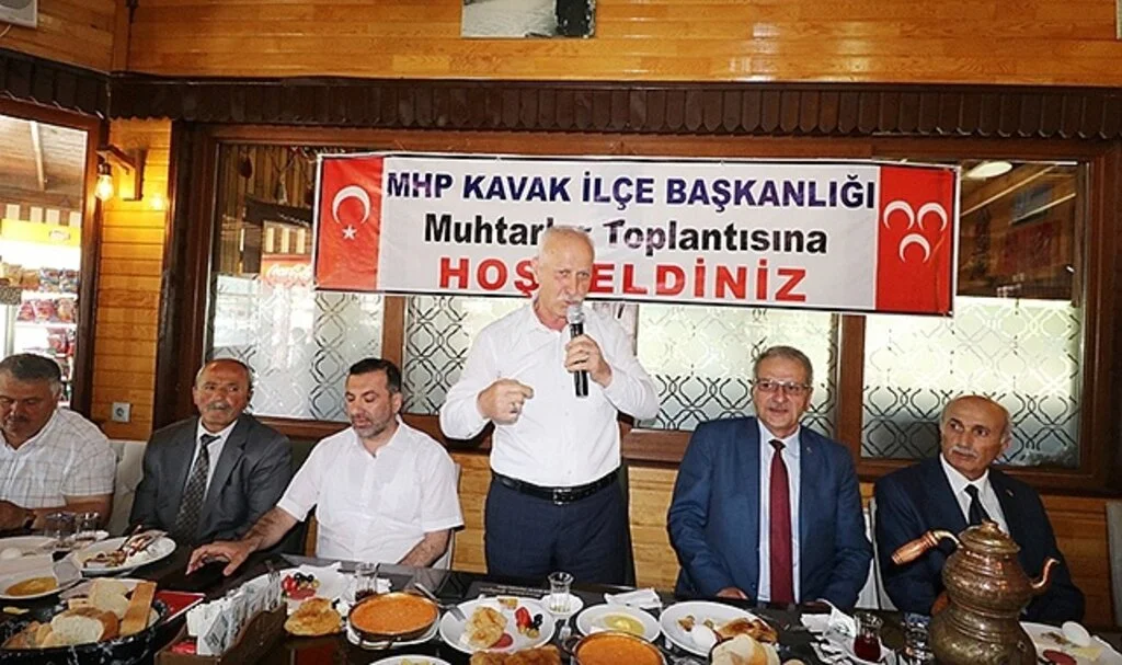 Karapıçak muhtarları dinledi 