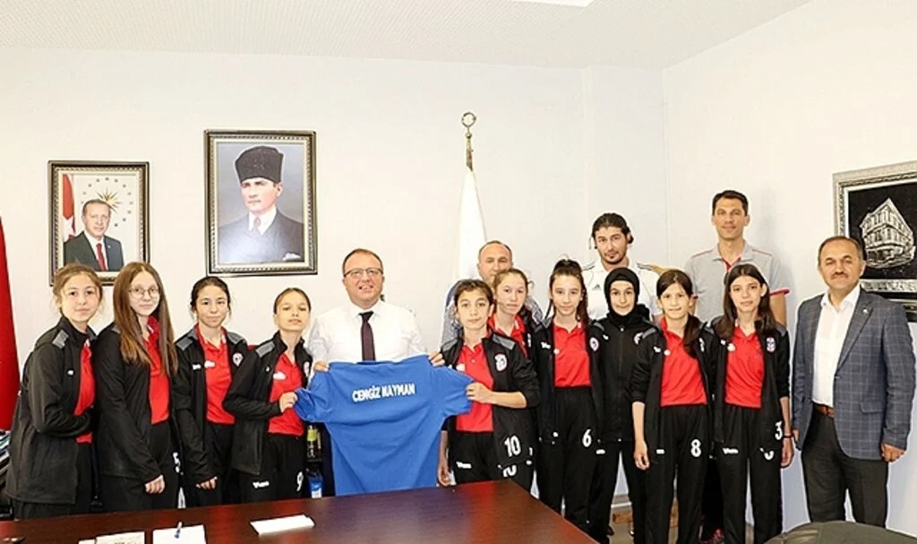 Kaymakam Nayman'dan Sporculara Destek