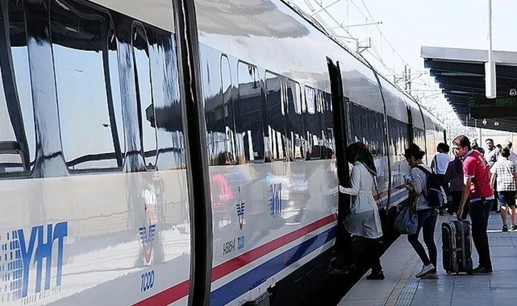 Kurban Bayramı nedeniyle tren hatlarında 51 bin 638 kişilik kapasite artışı yapıldı