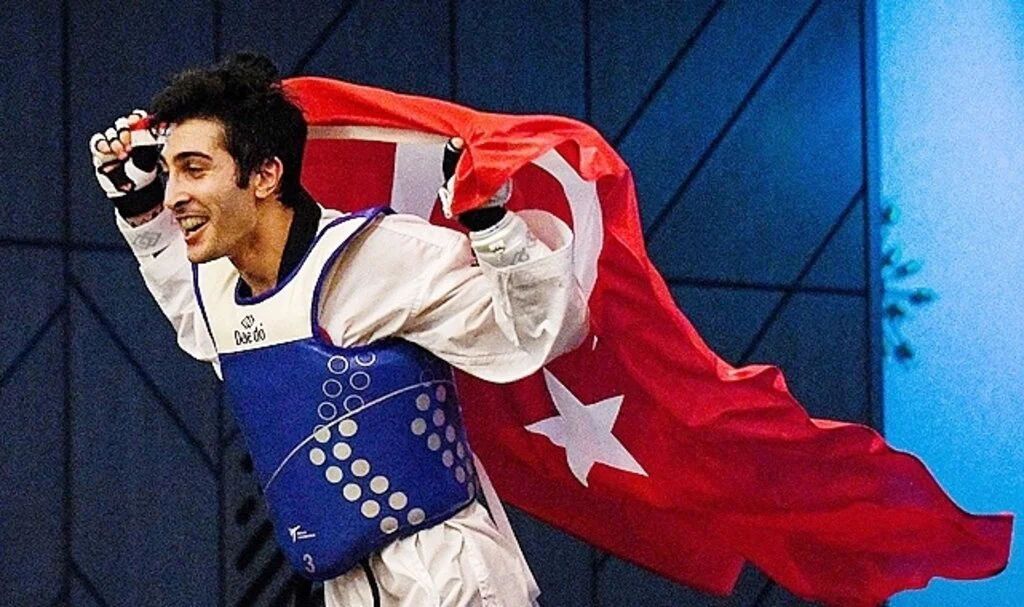 Milli tekvandocu Hakan Reçber'den tarihi başarı