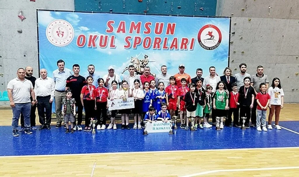 Miniklerin Masa Tenisi Heyecanı Sona Erdi