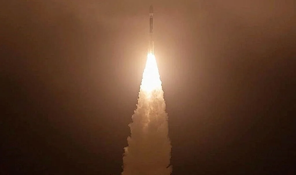 NASA, CAPSTONE uzay aracını Ay’ın yörüngesine doğru fırlattı