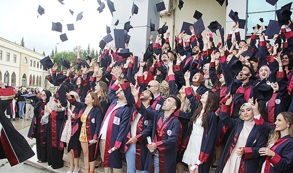 OMÜ İletişim Fakültesi 2021-2022 döneminde 190 mezun verdi