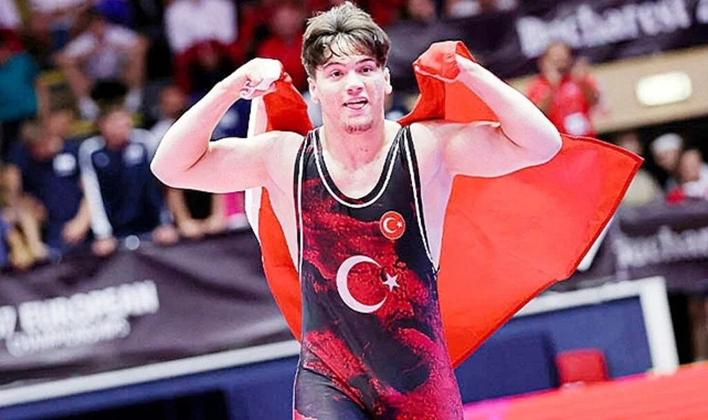 Şampiyon Çiçeklerle Karşılandı