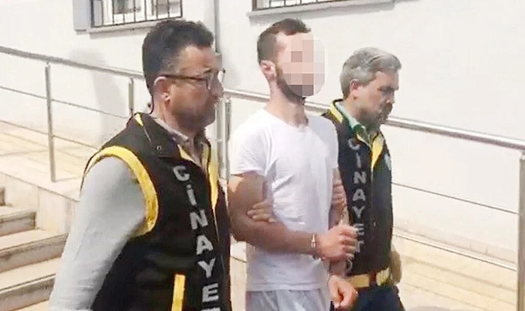 Samsun'a gidemediği için annesini öldürdü