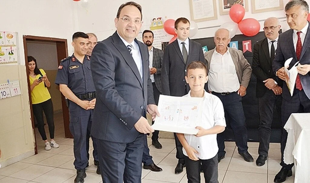 Samsun Bafra’da 24 bin öğrenci karne aldı
