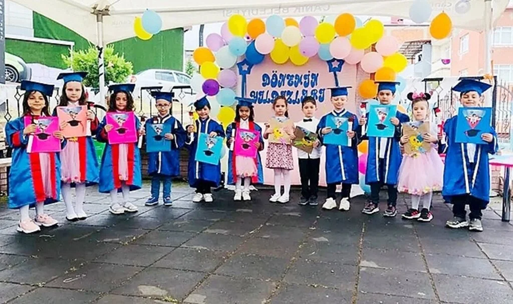 Samsun Canik'te Miniklerin Mezuniyet Heyecanı