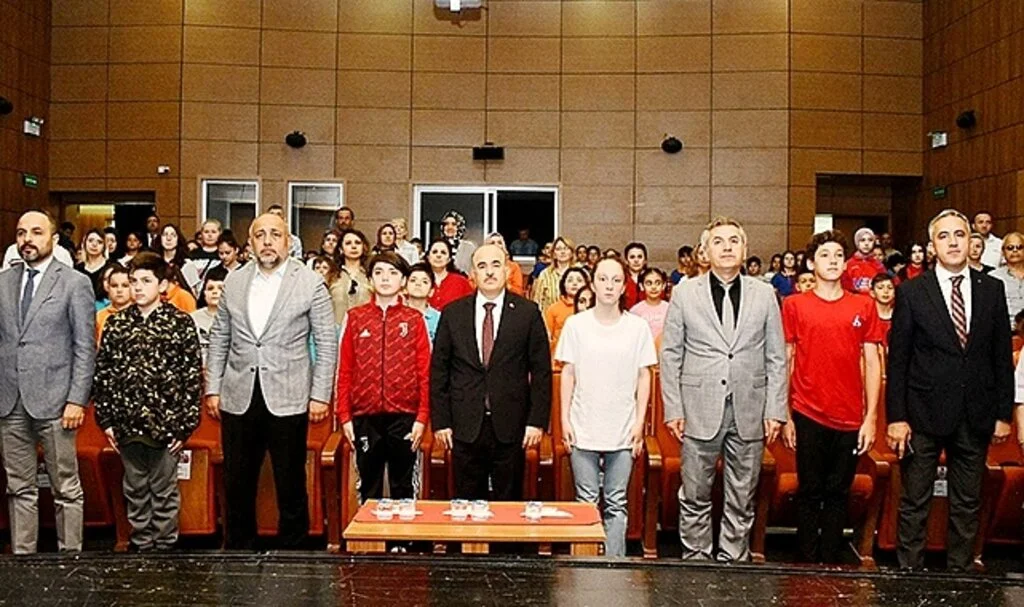 Samsun'da 8 yılda 85 bin minik yüzme öğrendi