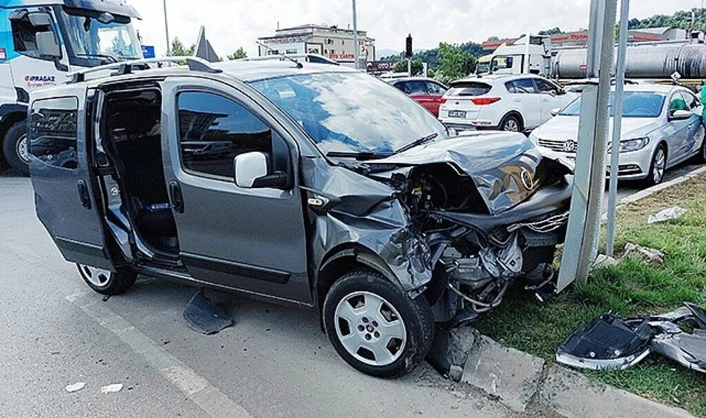 Samsun'da Düğüne giderken kaza geçirdiler: 4 yaralı