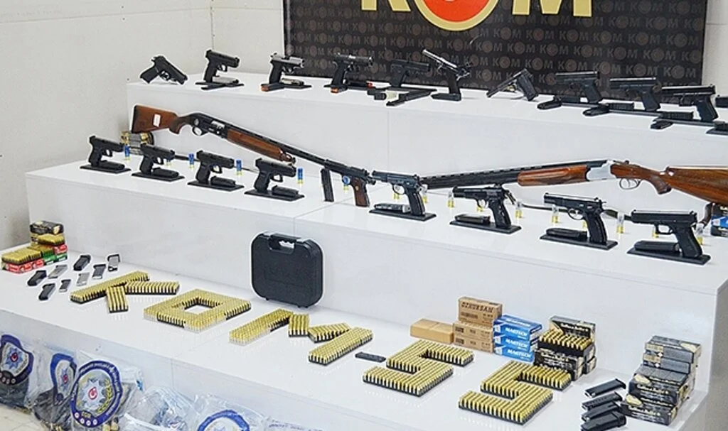 Samsun'da Silah Kaçakçılarına Şafak Baskını 