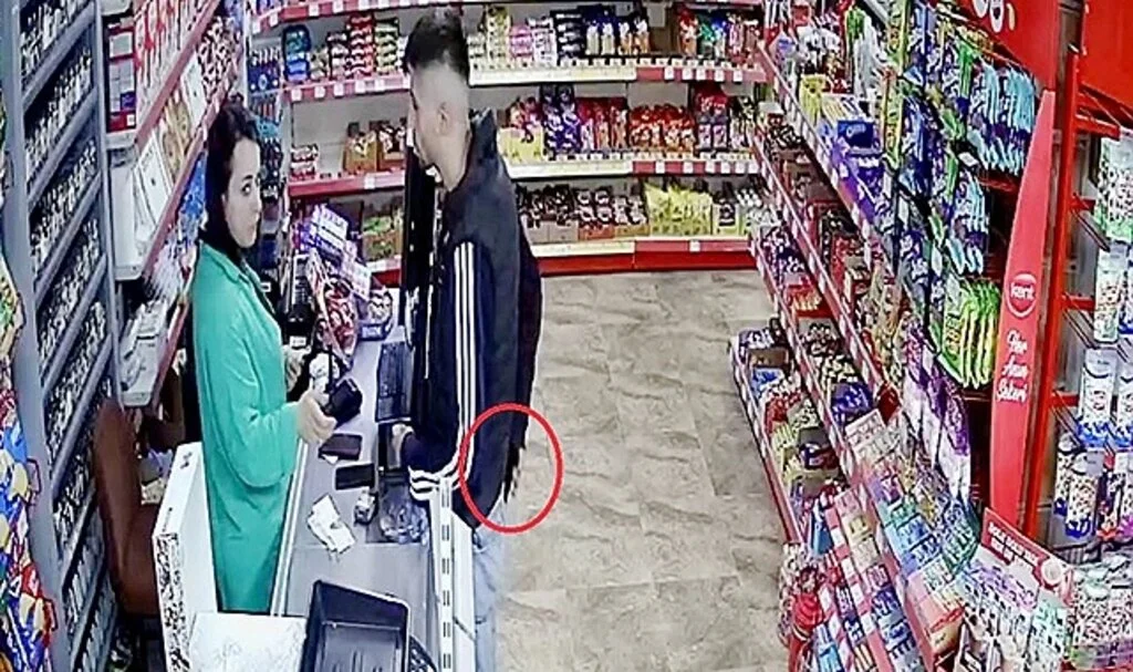 Samsun'da Telefon Hırsızlığı Kamerada 