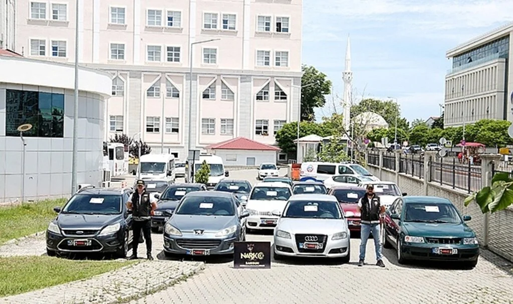 Samsun'da Uyuşturucudan mal varlığının aklanmasıyla ilgili 4 kişi yakalandı