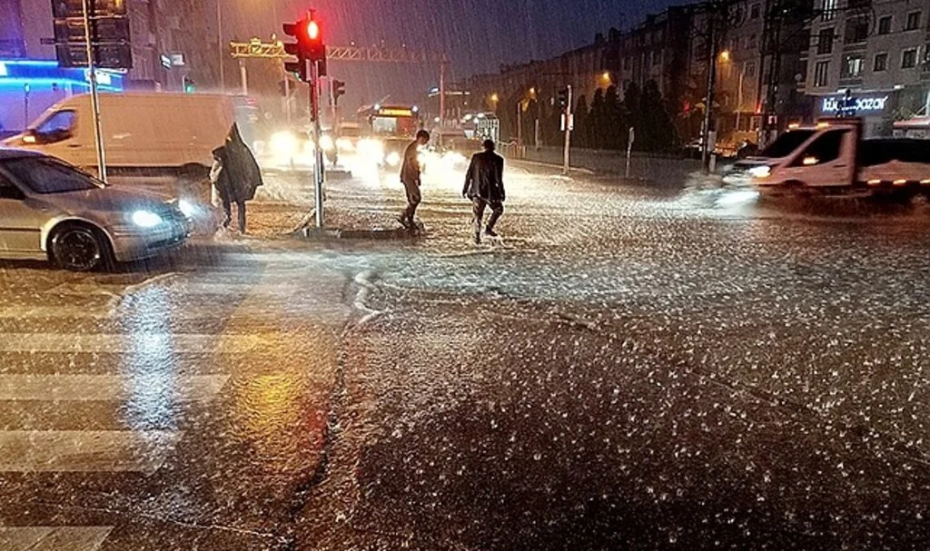 Samsun'da yine yollar dere gibi aktı