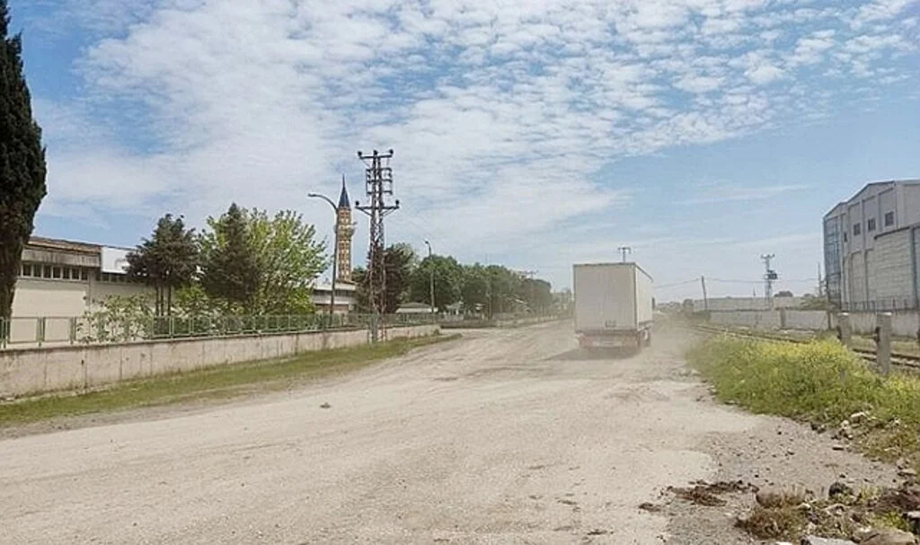 Samsun Tekkeköy'de İsyan Ettiren Yol 