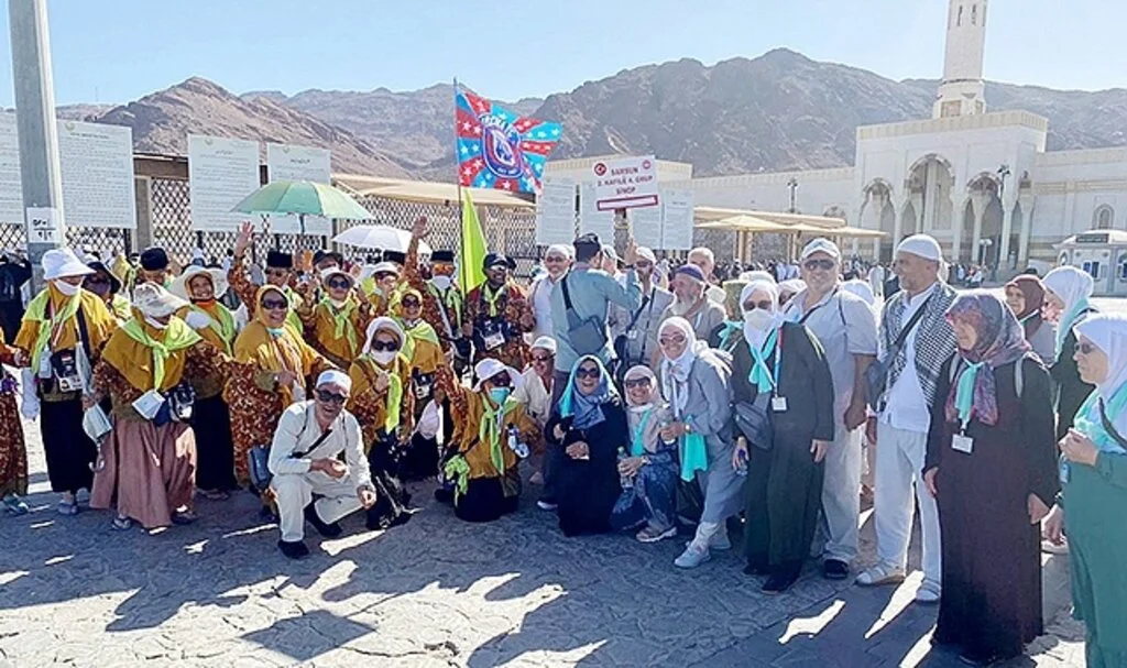 Samsun ve Sinoplu hacı adayları Uhud Şehitliği'nde dua etti