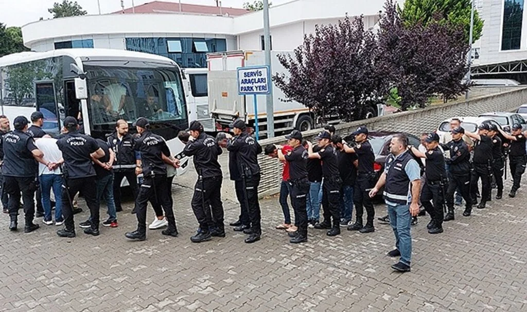 SGK'yı 23,9 milyon TL zarara uğratan 49 kişi adliyeye sevk edildi