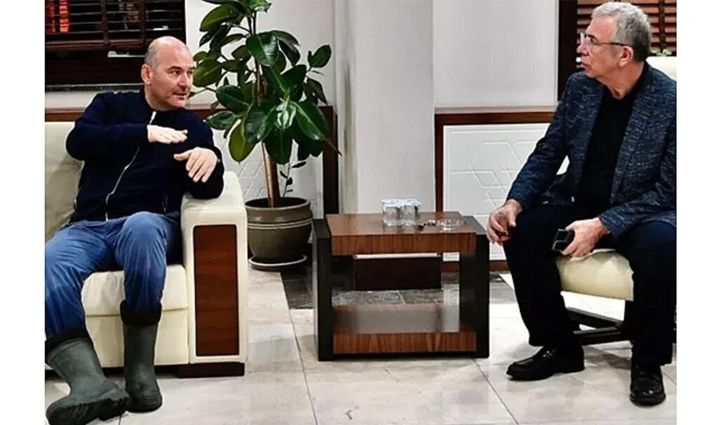 Soylu ve Yavaş'ın fotoğrafı çok konuşulmuştu! Ankara Büyükşehir Belediyesi'nden yeni açıklama: Kendisinin poz verme gibi bir gailesi...
