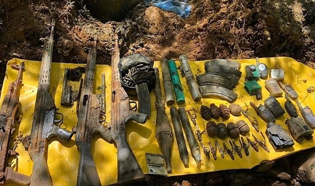 Tunceli'de teröristlere ait silah ve çok sayıda mühimmat ele geçirildi