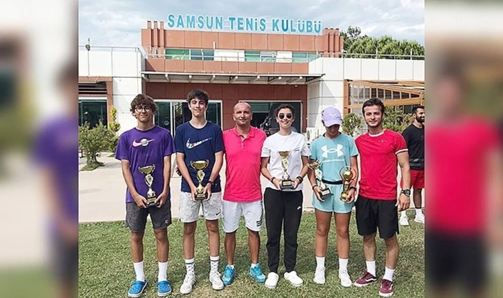 Turnuvaya Samsun Tenis Kulübü Damgası
